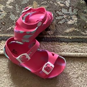 New Edition water shoes girls size 11-12 pink tie dye look great shape